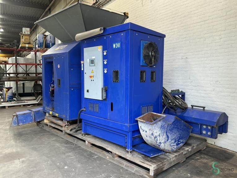 Brikettierpressen Strautmann BrikPress HP/NP 240 2016