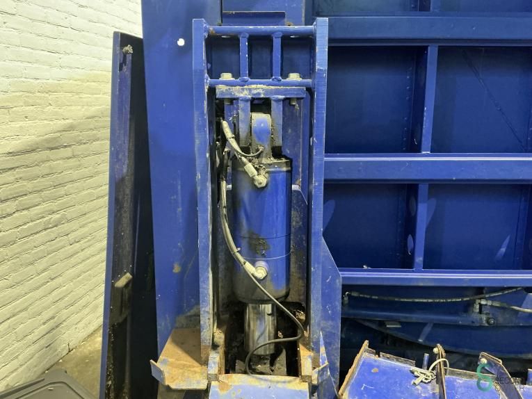Brikettierpressen Strautmann BrikPress HP/NP 240 2016