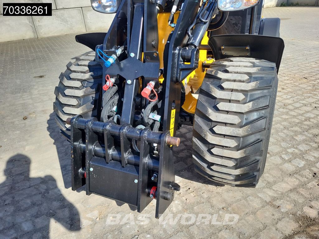 JCB 403 SP FACTORY WARRANTY - GIANT COUPLER - KUBOTA