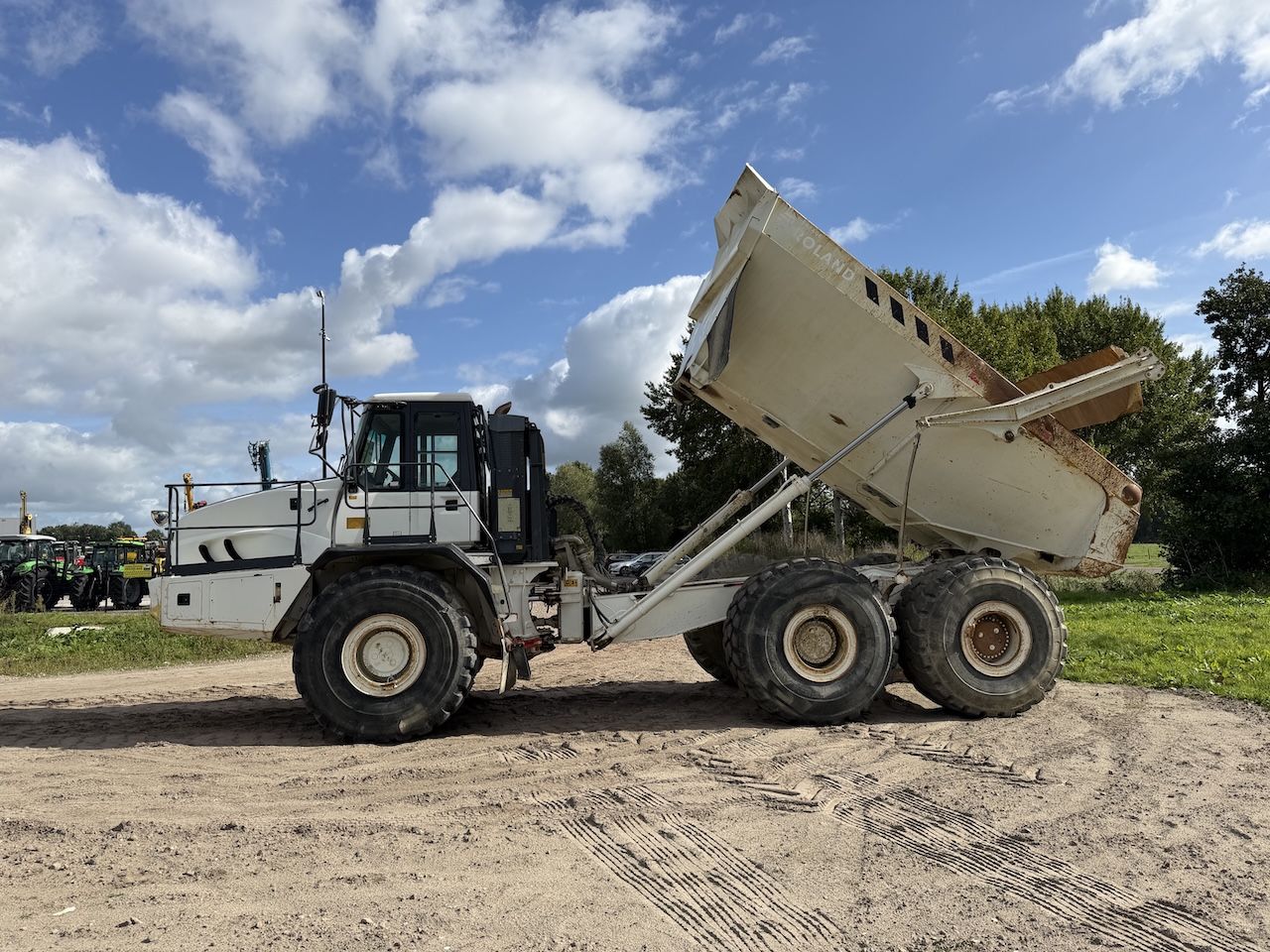 Bell B40D 9625 hrs!! 2 units available