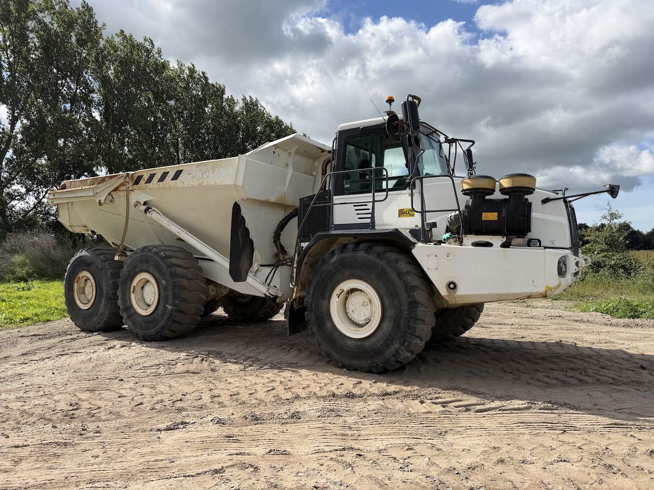 Bell B40D 9625 hrs!! 2 units available