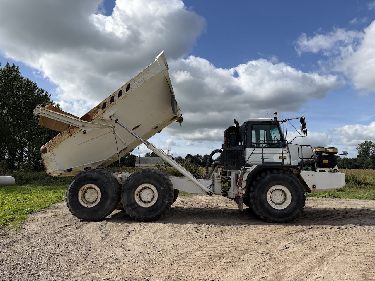 Bell B40D 9625 hrs!! 2 units available