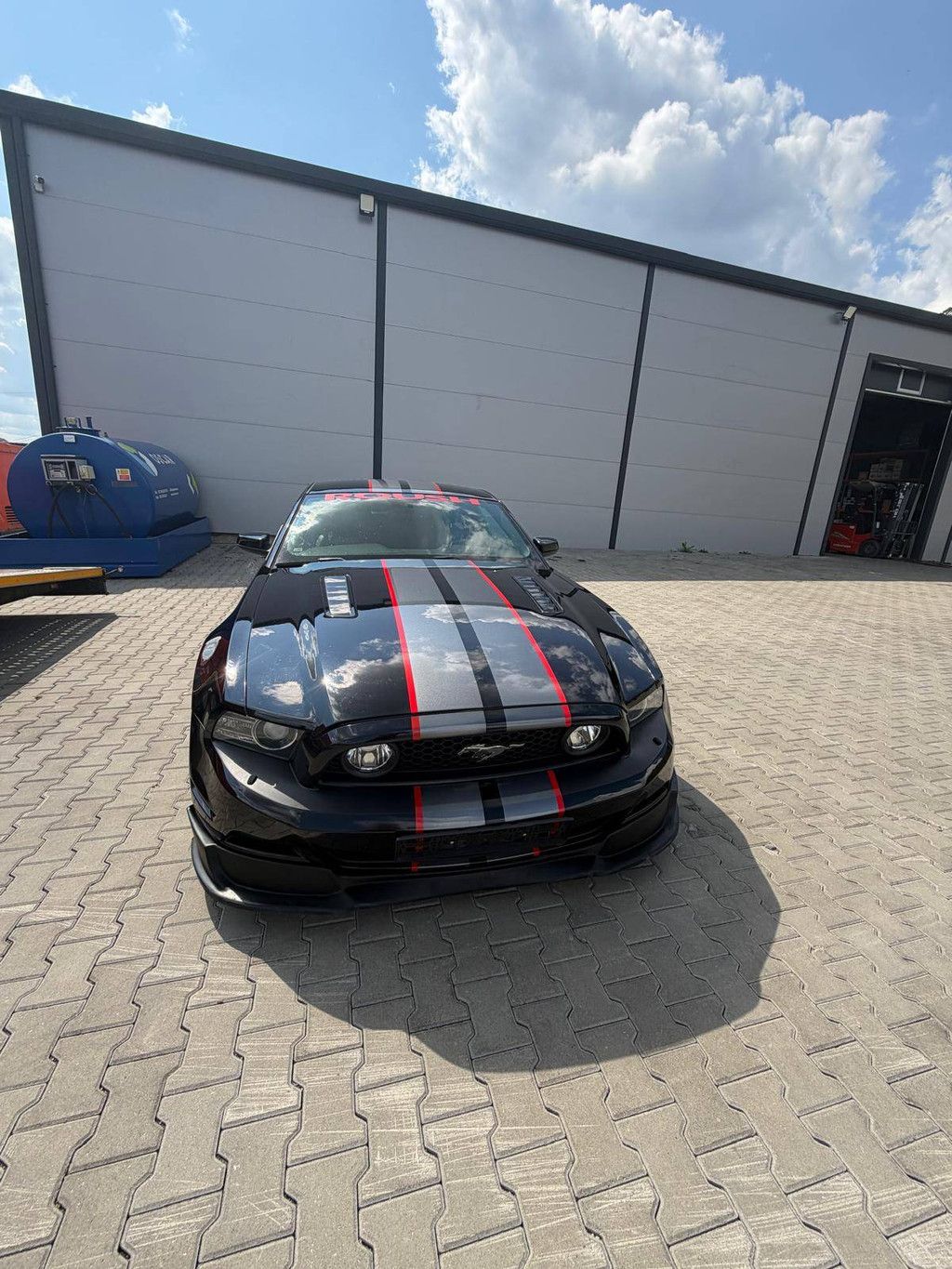 Passenger car Ford Mustang GT Petrol 425hp 2013