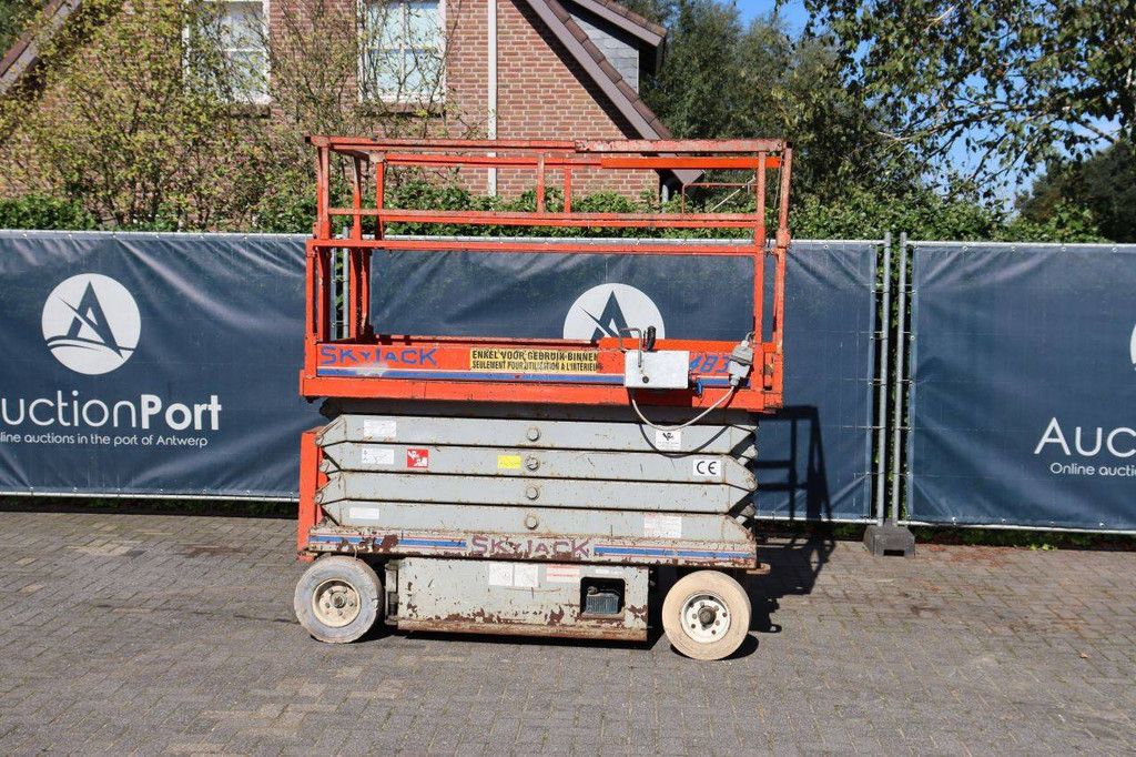 Scherenarbeitsbühne SkyJack SJ4832 Elektrisch 11,8 m 1999