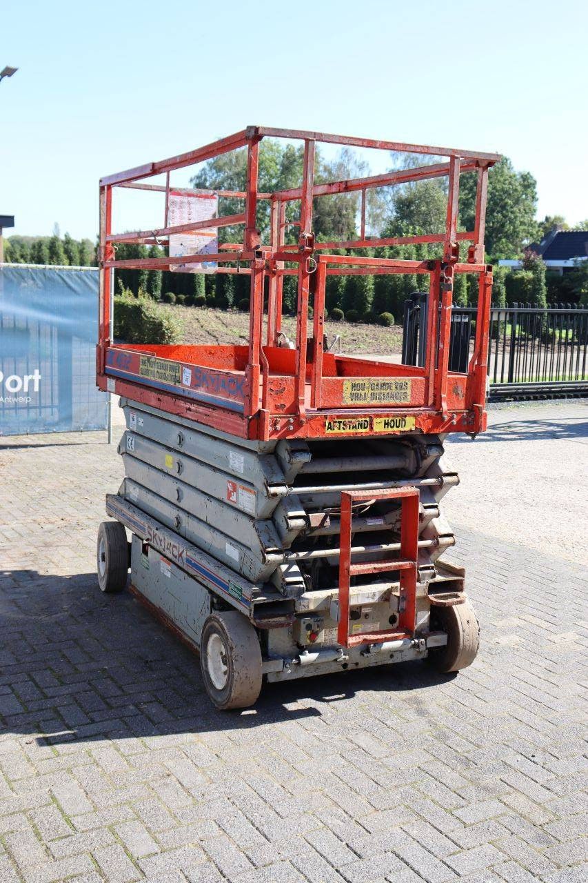 Scherenarbeitsbühne SkyJack SJ4832 Elektrisch 11,8 m 1999