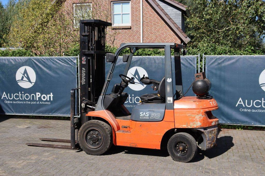 Forklift Toyota 02-7FGF30 LPG 3000kg 5.5m 2005 (Margin)
