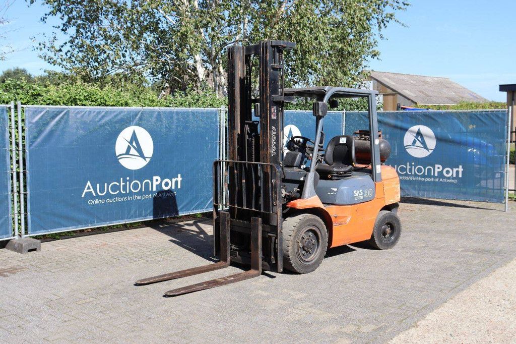 Forklift Toyota 02-7FGF30 LPG 3000kg 5.5m 2005 (Margin)