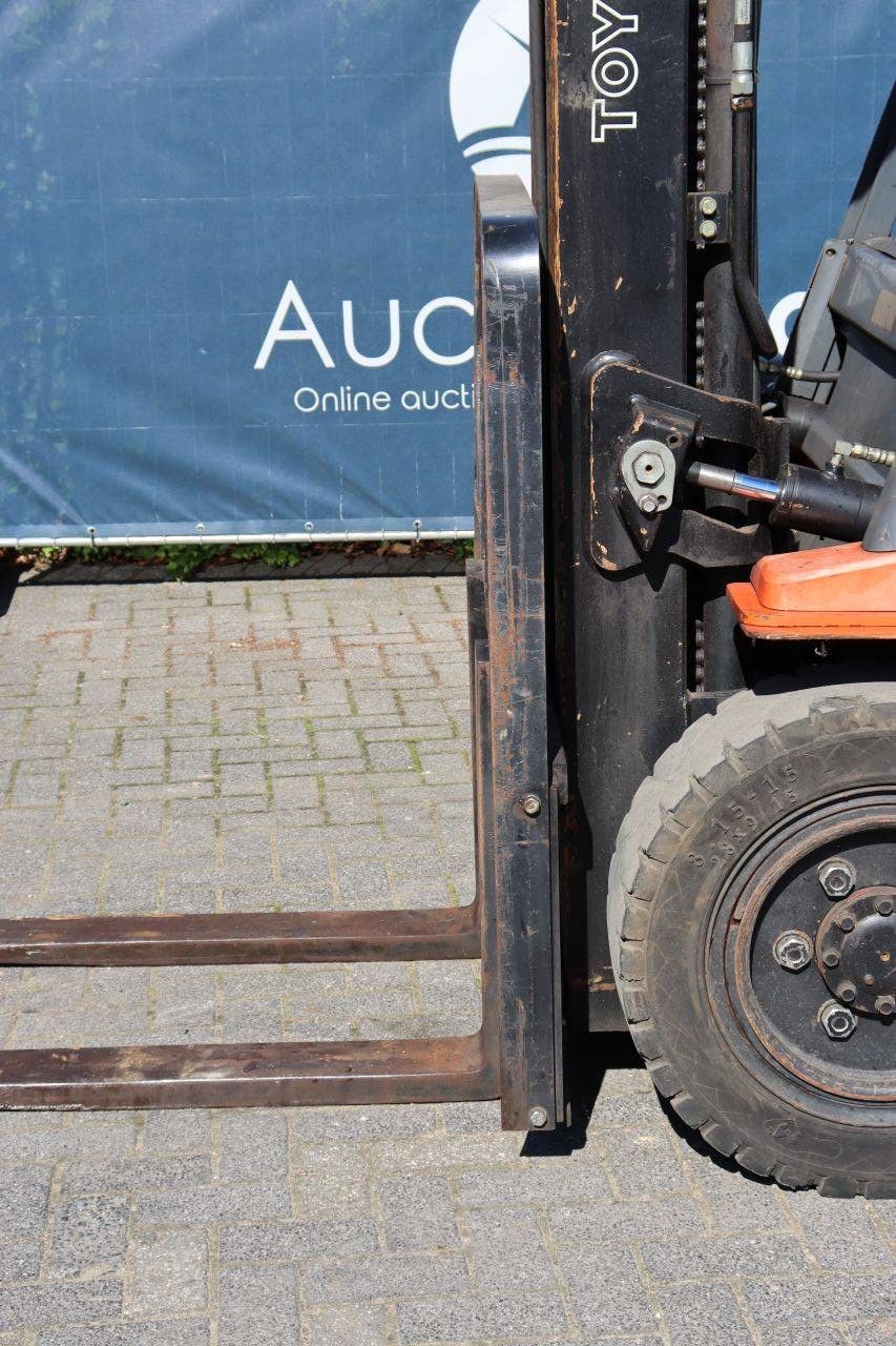 Forklift Toyota 02-7FGF30 LPG 3000kg 5.5m 2005 (Margin)