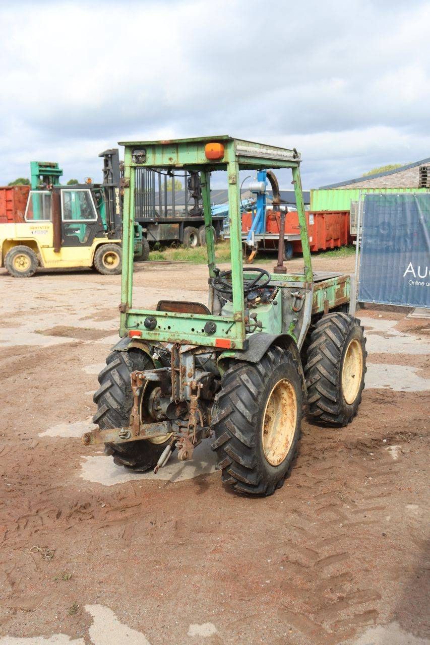 Traktor 411 Diesel (Marge)
