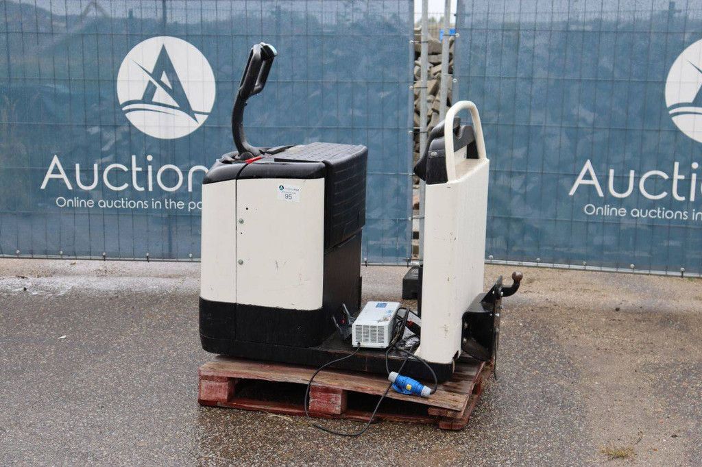 Crown GPC-TOW Elektrotraktor 3000 kg 1999