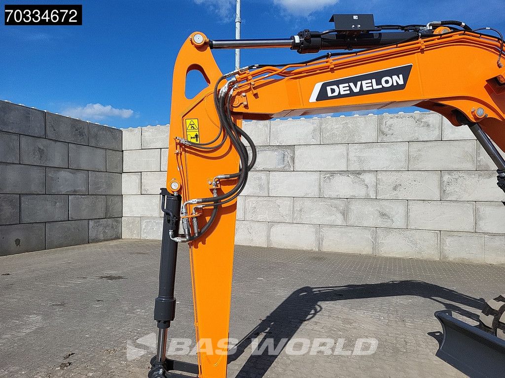 DEVELON DX85 R-7 A/C
