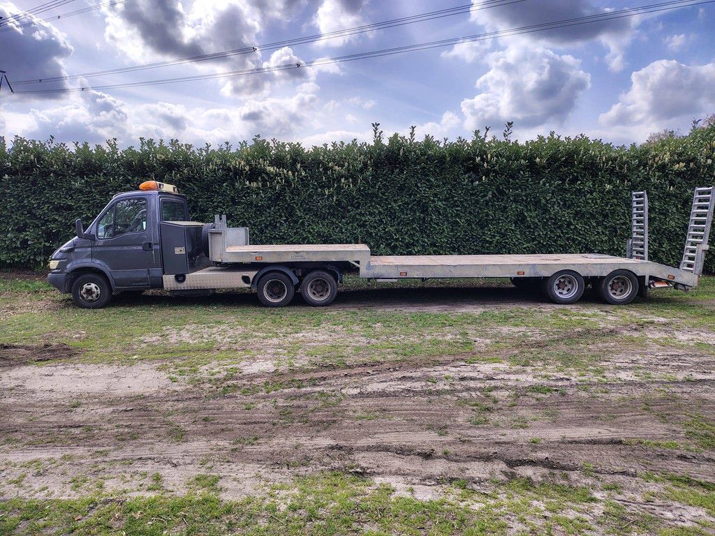BE Kombination Iveco Daily 3.0 Diesel 170 PS 2005 mit Tieflader