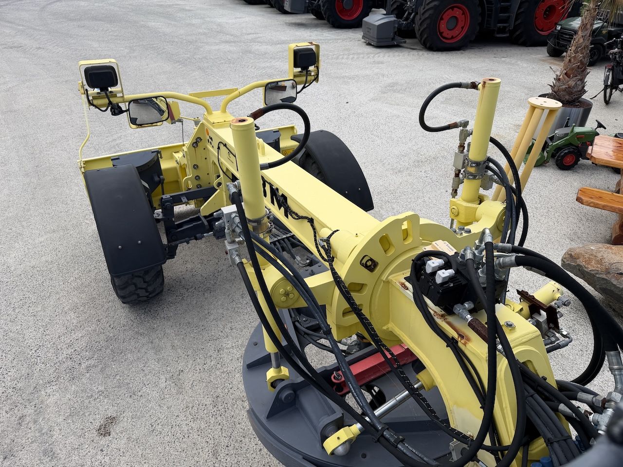 HBM BG110 T-5 Grader