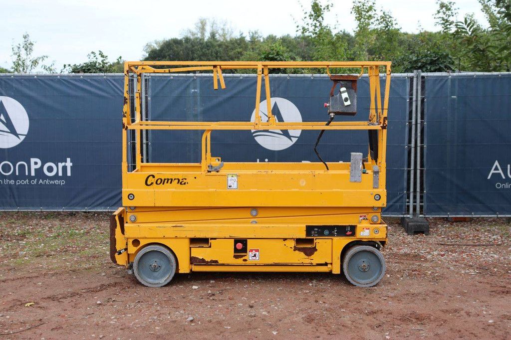 Haulotte Elektro-Scherenarbeitsbühne 350 kg 8,2 m 2015