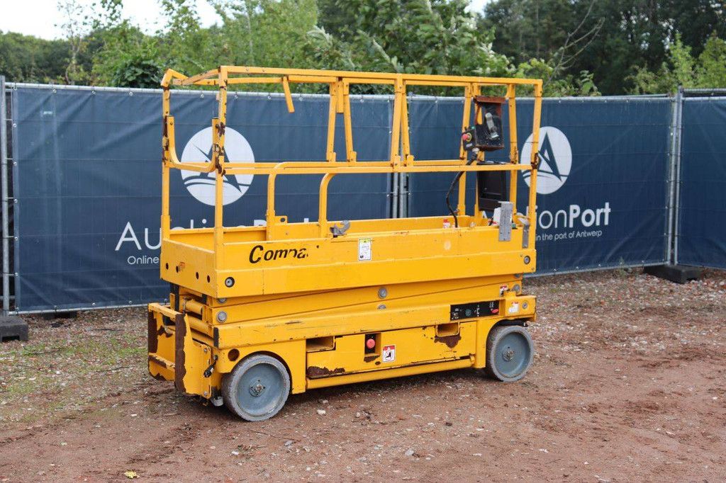 Haulotte Elektro-Scherenarbeitsbühne 350 kg 8,2 m 2015