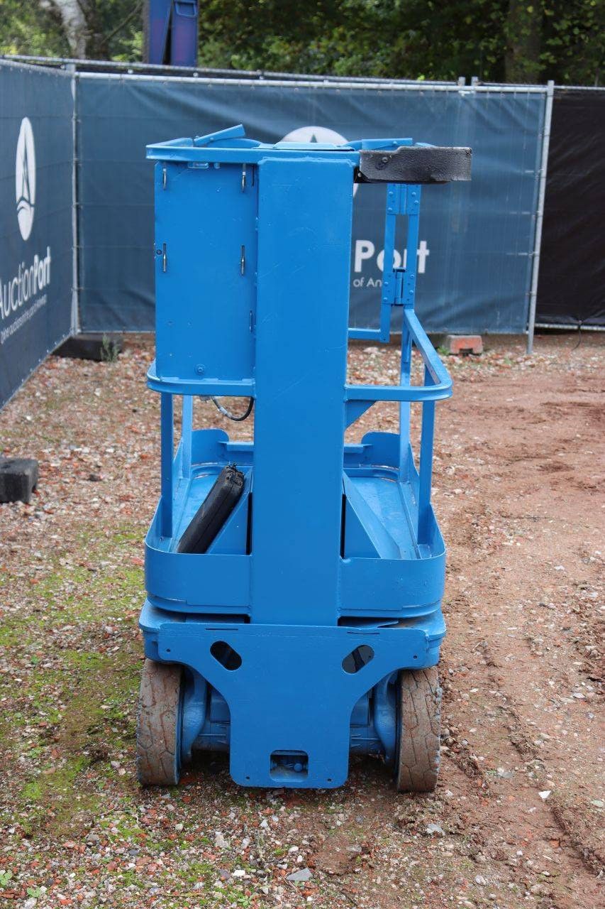 JLG 1230ES Elektrischer Mastlift 230 kg 5,6 m 2014