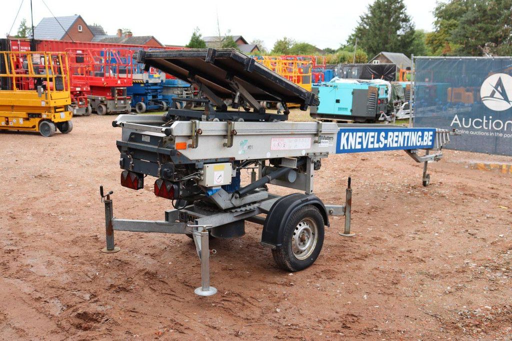Paus 18WH Electric Moving Lift