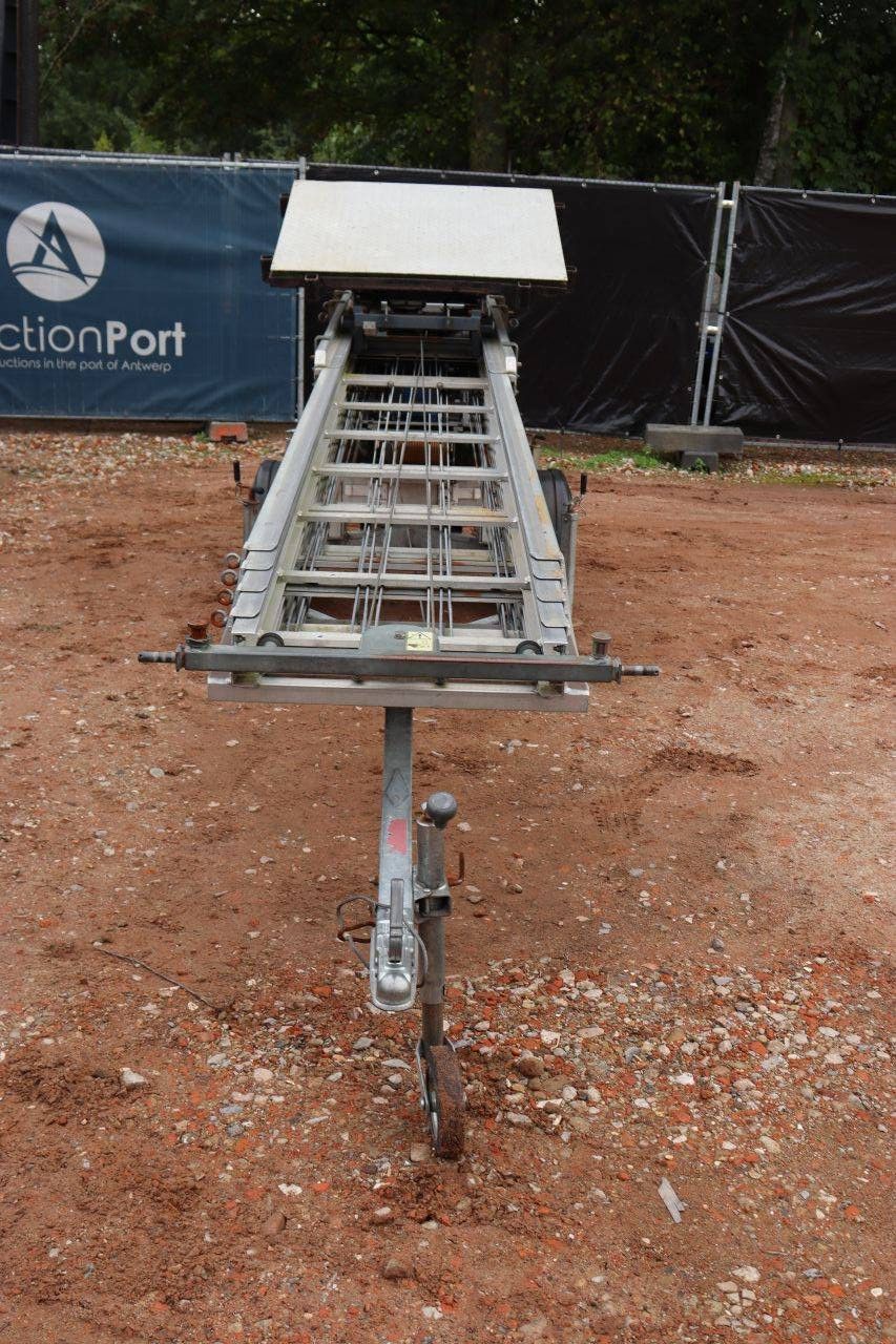 Paus 18WH Electric Moving Lift