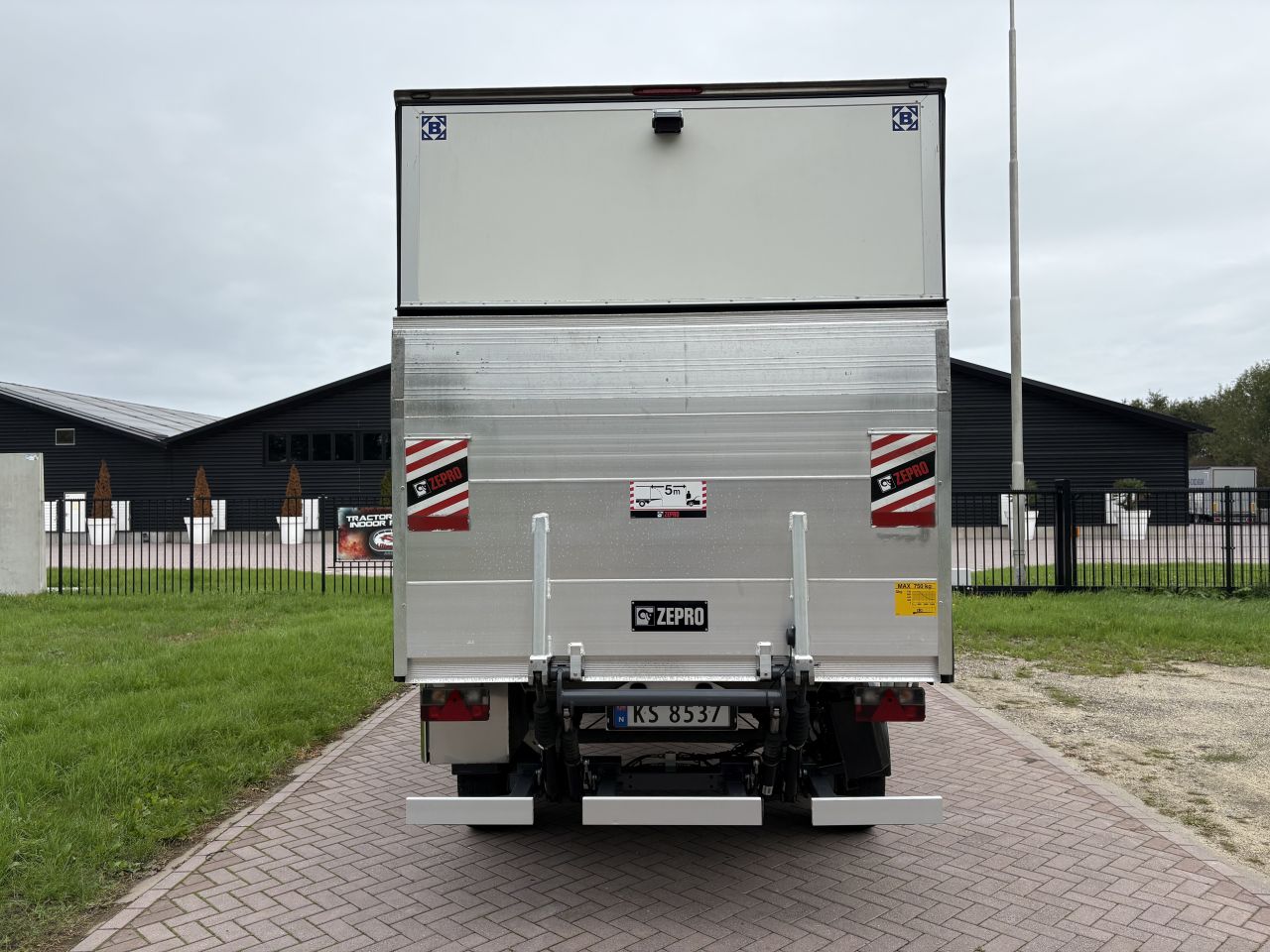 Be trekker Mercedes Sprinter 317 N1 - be oplegger 5 TON LAADKLEP