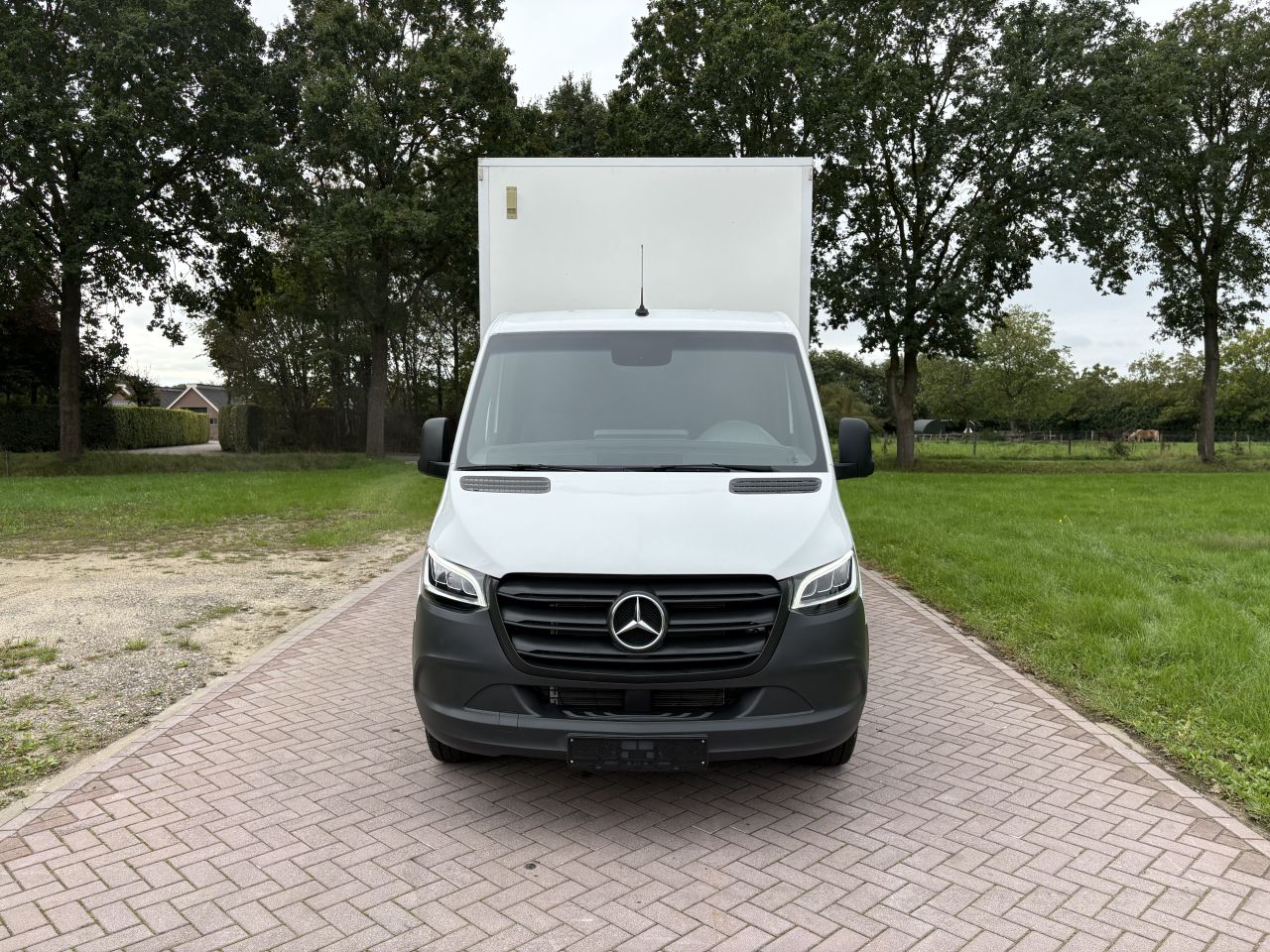 Be trekker Mercedes Sprinter 317 N1 - be oplegger 5 TON LAADKLEP
