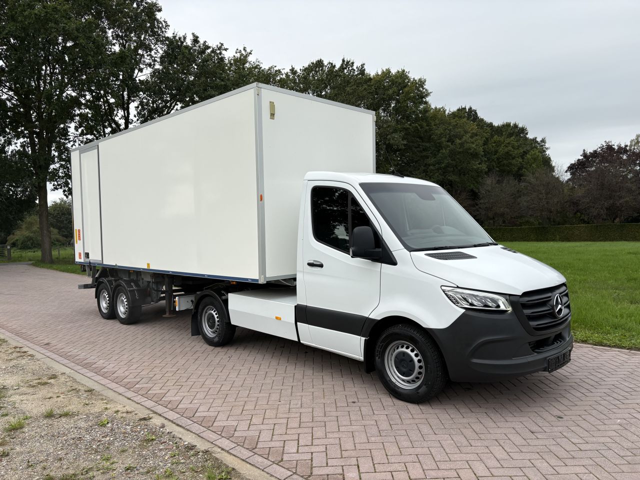 Be trekker Mercedes Sprinter 317 N1 - be oplegger 5 TON LAADKLEP