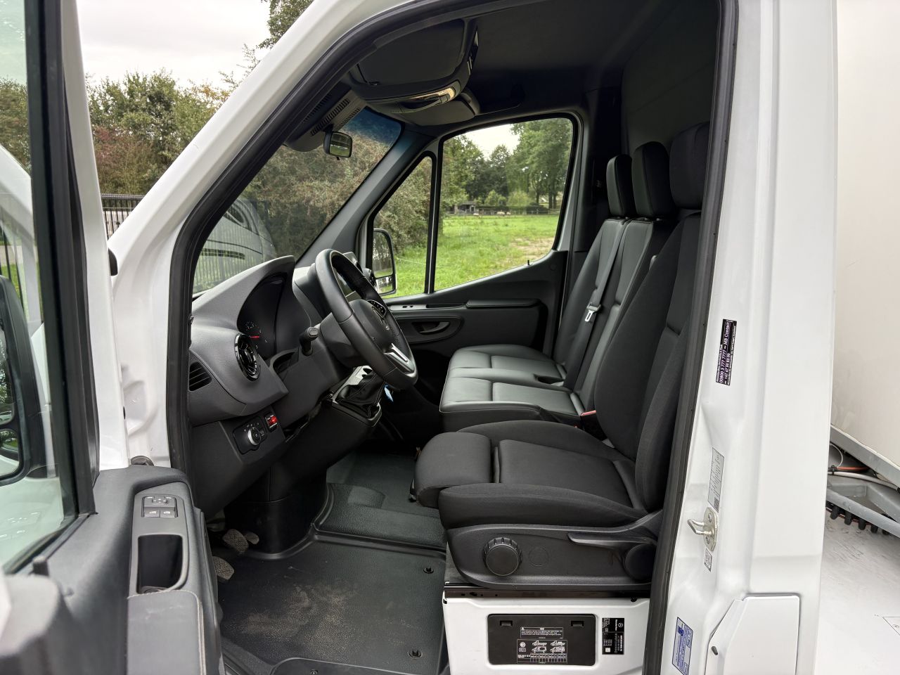 Be trekker Mercedes Sprinter 317 N1 - be oplegger 5 TON LAADKLEP