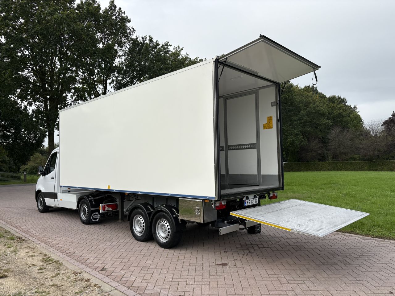 Be trekker Mercedes Sprinter 317 N1 - be oplegger 5 TON LAADKLEP