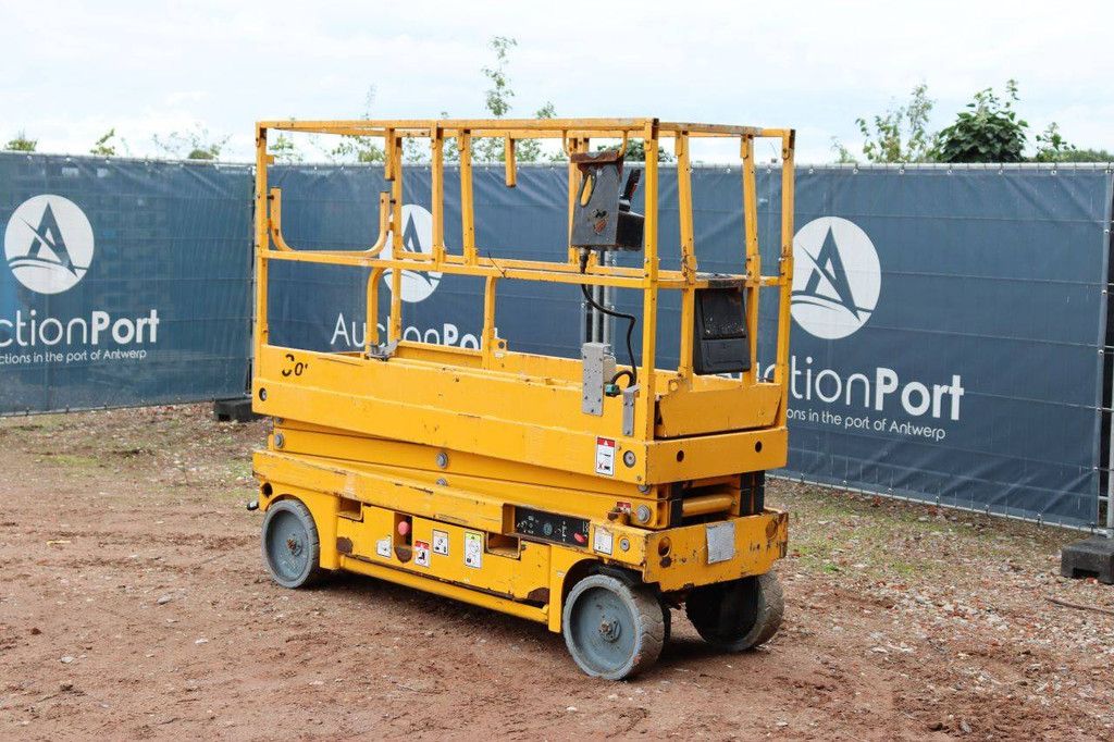 Haulotte Compact 8 Elektrische Scherenbühne 350 kg 8,2 m