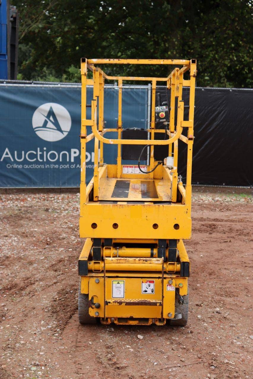 Haulotte Compact 8 Elektrische Scherenbühne 350 kg 8,2 m