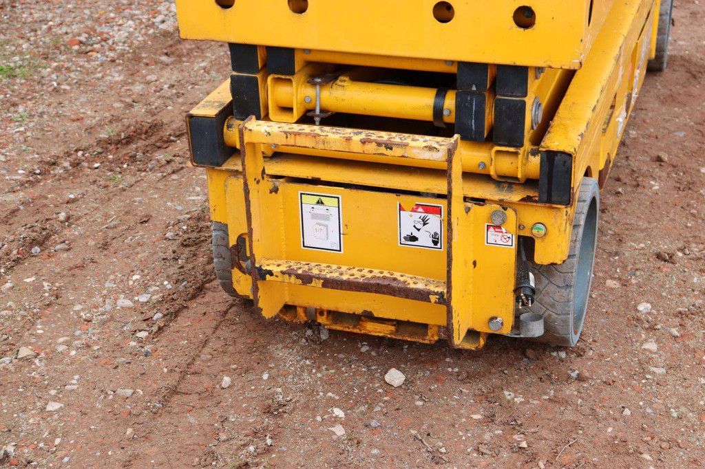 Haulotte Compact 8 Elektrische Scherenbühne 350 kg 8,2 m