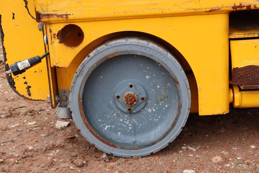 Haulotte Compact 8 Elektrische Scherenbühne 350 kg 8,2 m