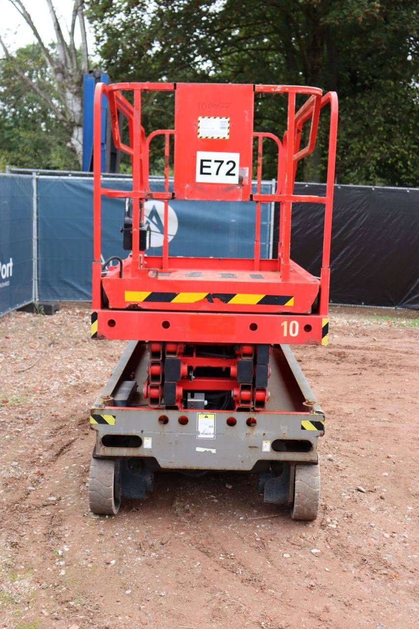 Haulotte Kompakte elektrische Scherenbühne 450 kg 2014