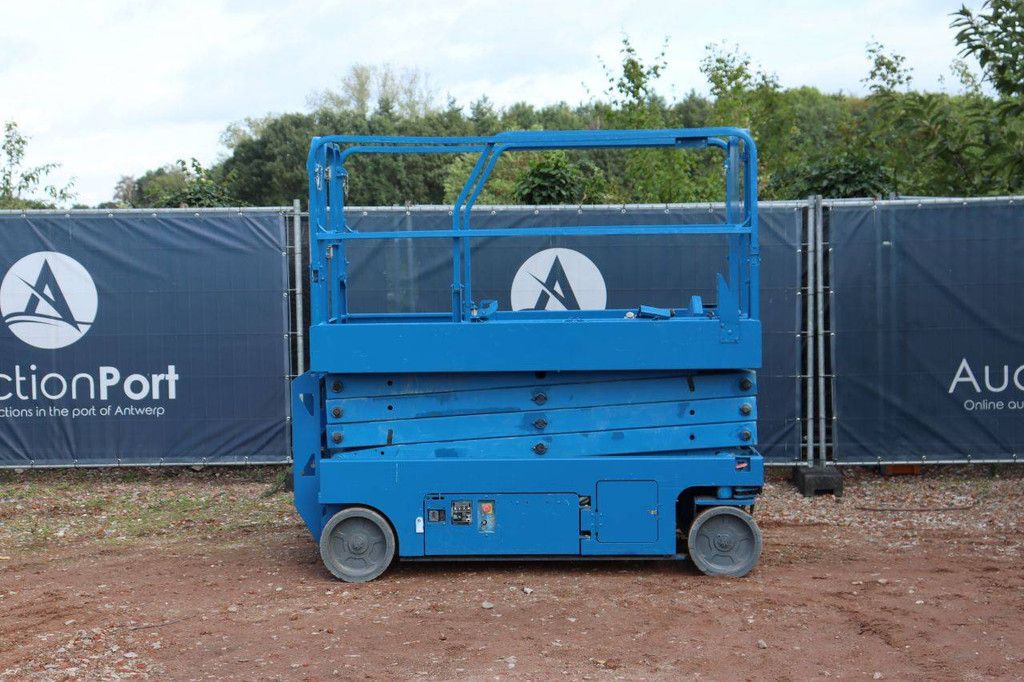 Scherenbühne Genie GS2646 Elektrisch 454 kg 9,9 m 2013