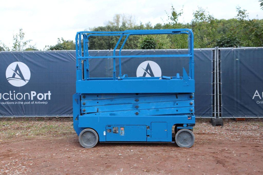 Scherenbühne Genie GS2646 Elektrisch 454 kg 9,9 m 2013