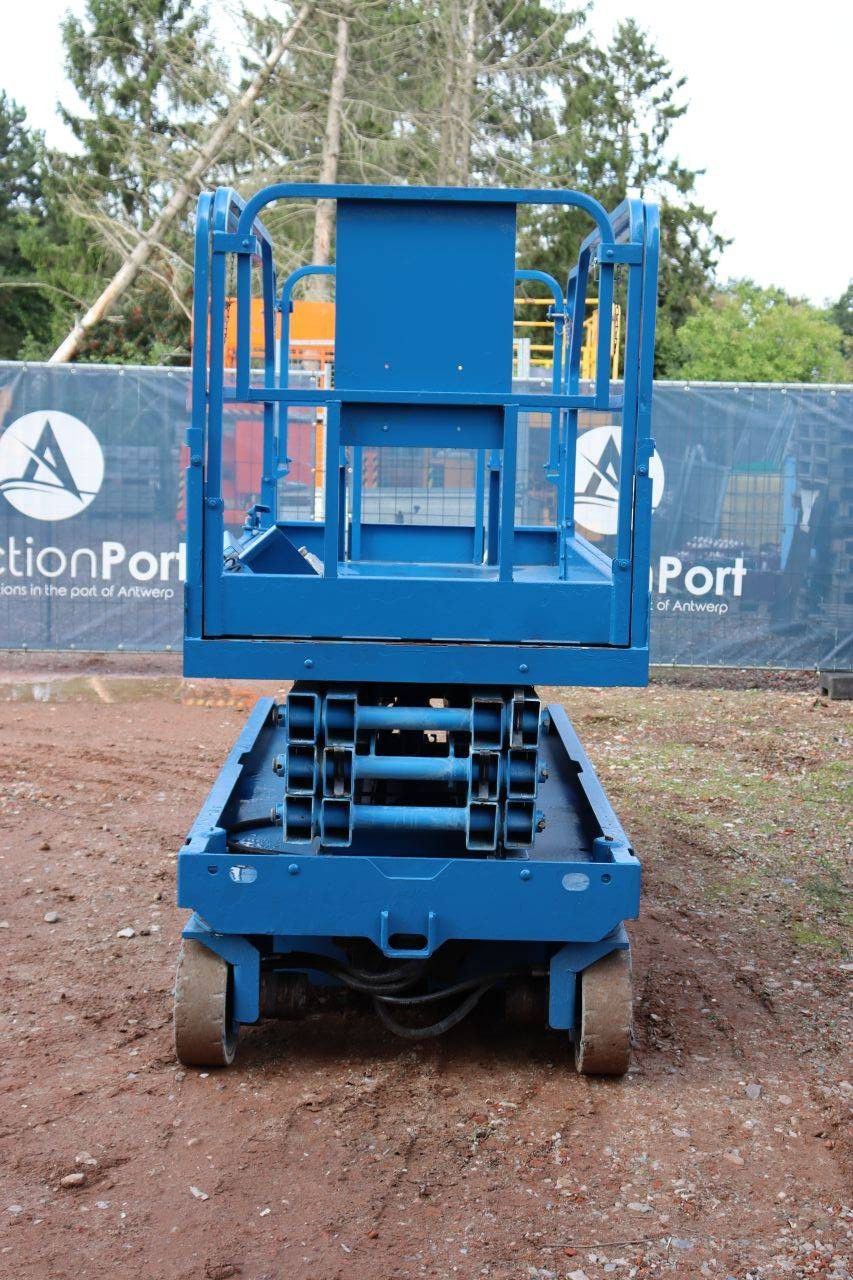 Scherenbühne Genie GS2646 Elektrisch 454 kg 9,9 m 2013