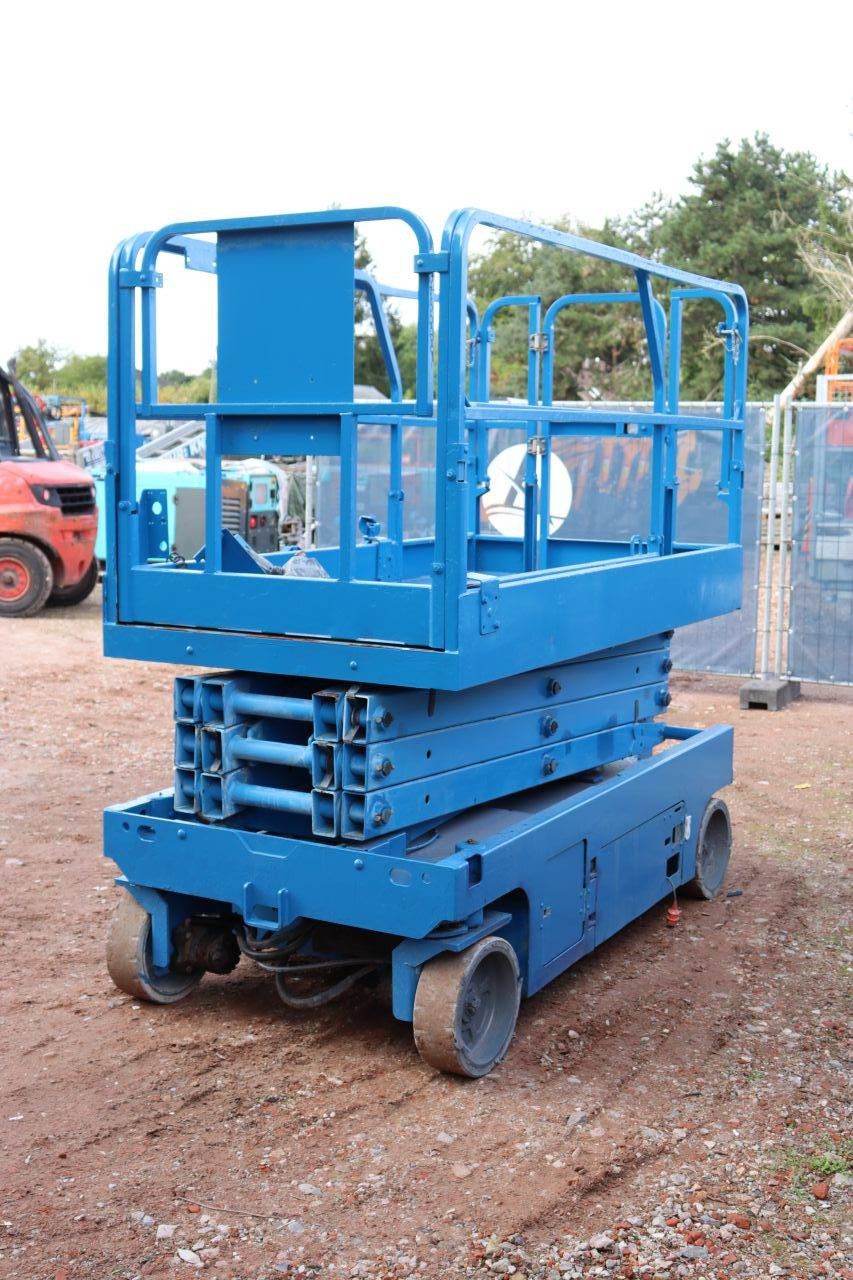 Scherenbühne Genie GS2646 Elektrisch 454 kg 9,9 m 2013
