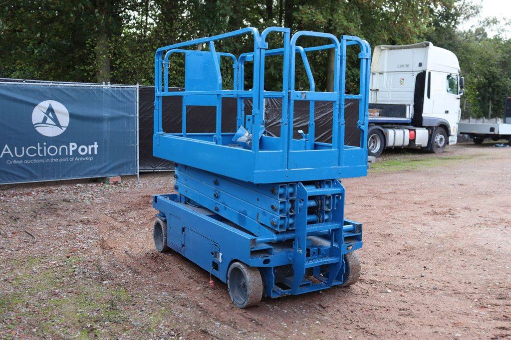 Scherenbühne Genie GS2646 Elektrisch 454 kg 9,9 m 2013