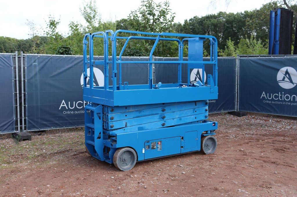 Scherenbühne Genie GS2646 Elektrisch 454 kg 9,9 m 2013
