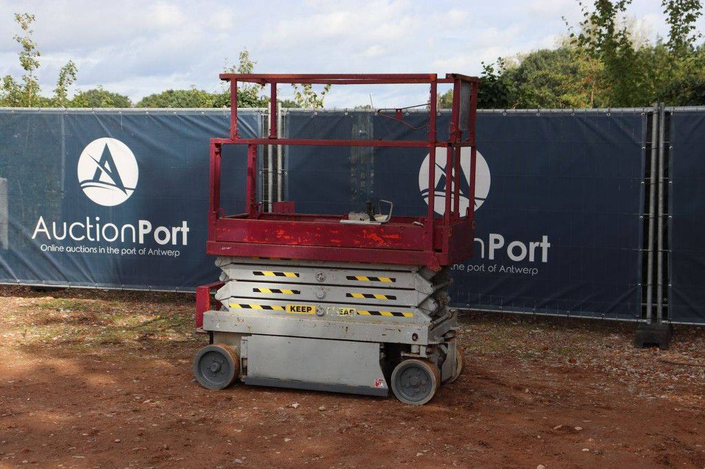 Skyjack SJIII-3219 Electric Scissor Lift 227kg 7.8m 2009