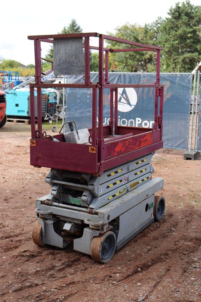 Skyjack SJIII-3219 Electric Scissor Lift 227kg 7.8m 2009
