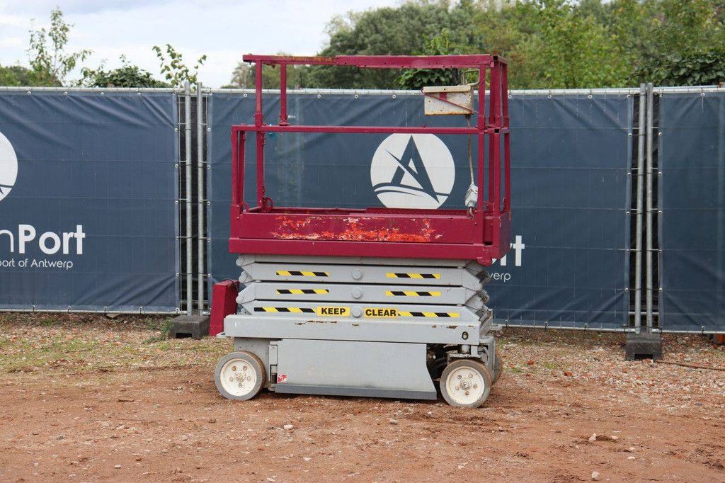 Skyjack SJIII Scherenarbeitsbühne - 3219 Elektrisch 227 kg 7,8 m 2010