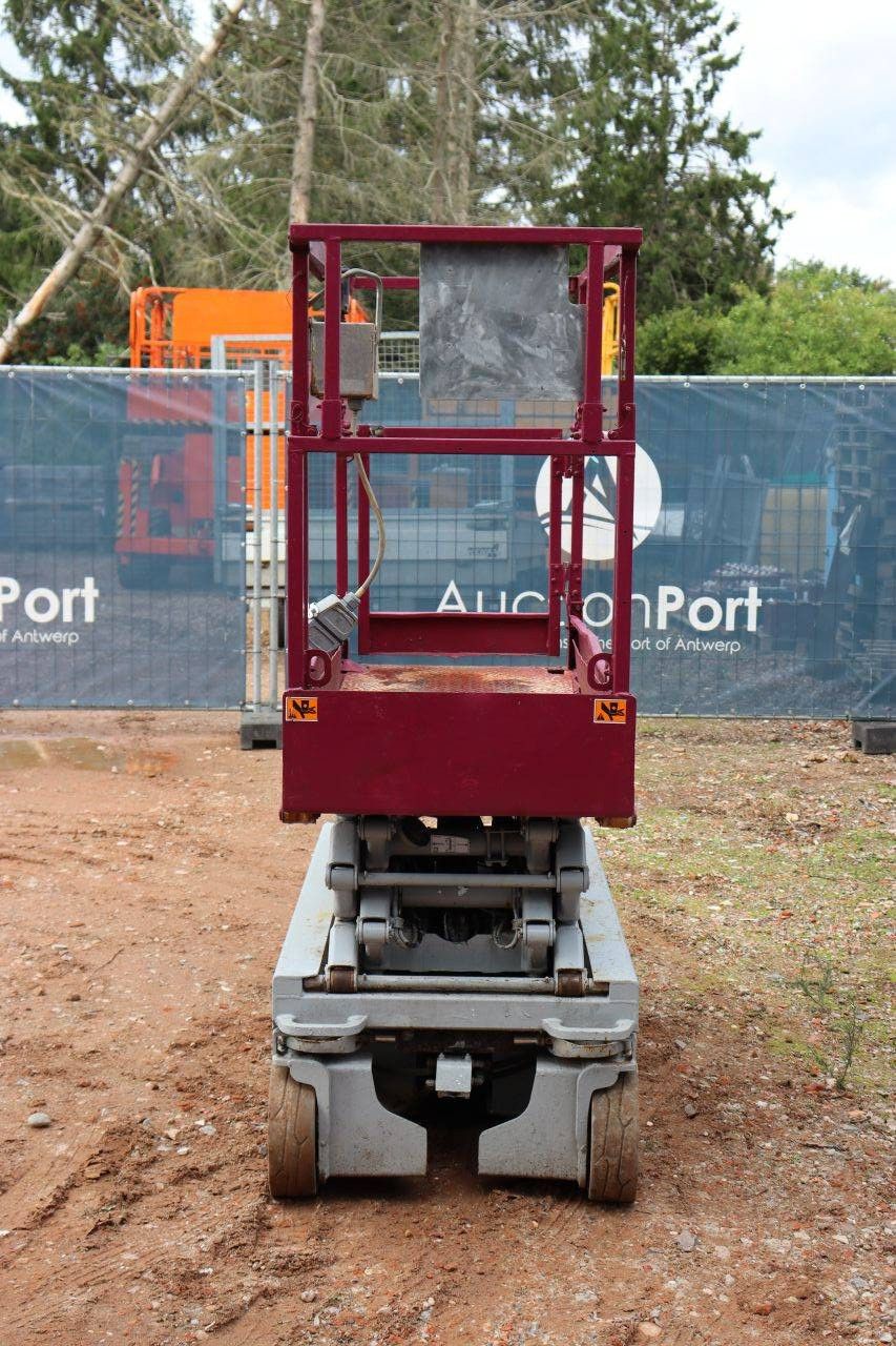 Skyjack SJIII Scherenarbeitsbühne - 3219 Elektrisch 227 kg 7,8 m 2010