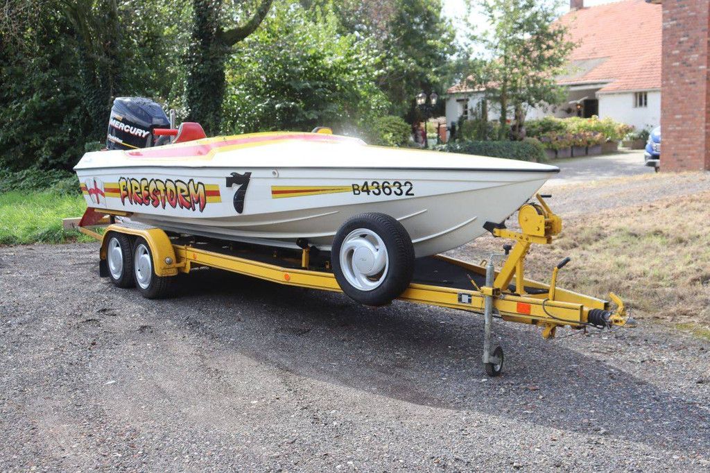 Bernico 21 Firestorm Gasoline Speedboat 300hp With Trailer Provi