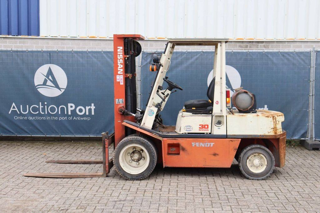 Gabelstapler Nissan 30 LPG 3000kg 4,75m 1991