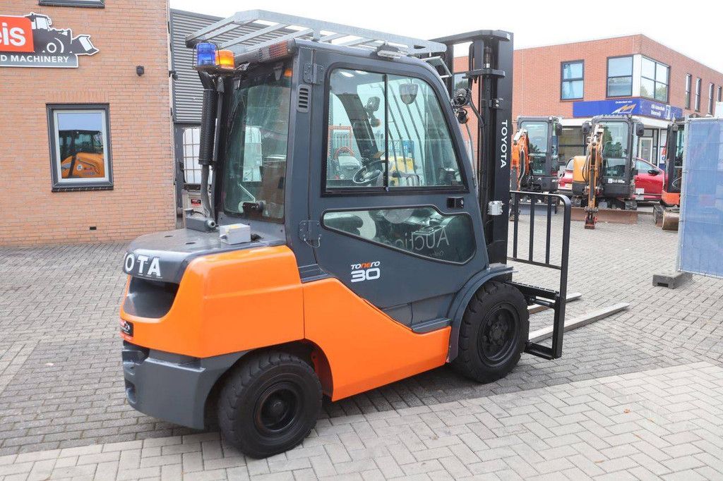 Gabelstapler Toyota 02-8FDF30 Diesel 3000kg 3,7m 2020