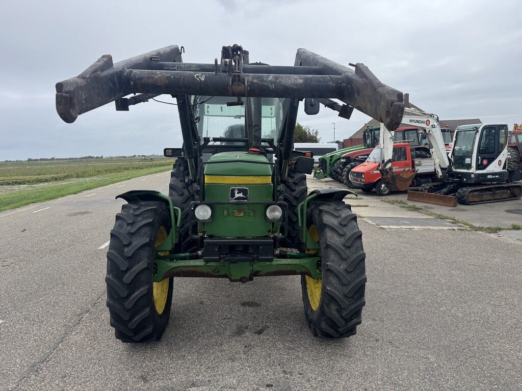 John Deere 2140