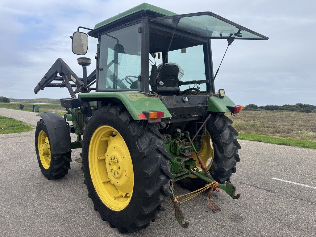 John Deere 2140