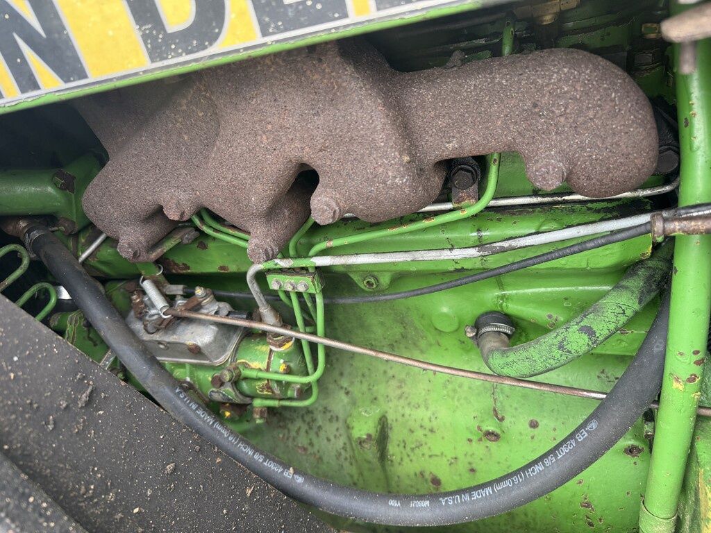 John Deere 2140