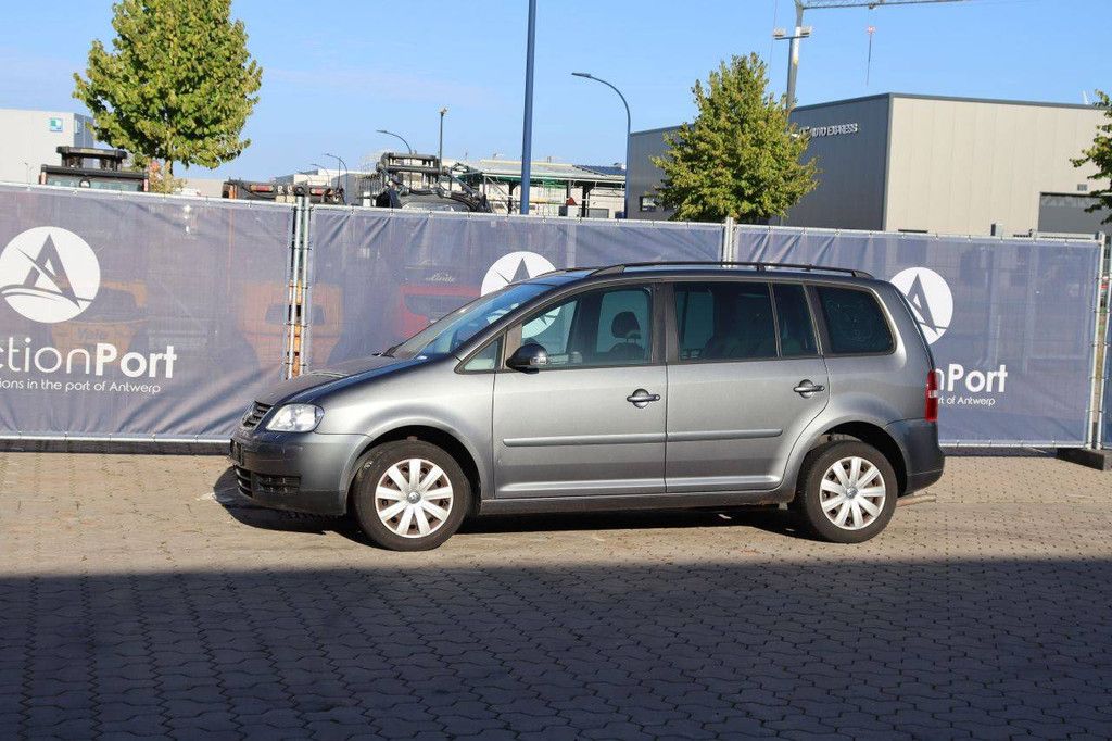Volkswagen Touran Station Wagon Petrol (Margin)