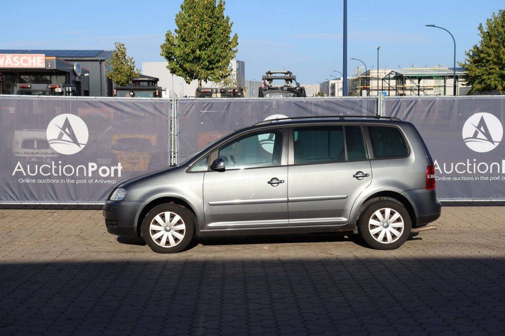 Volkswagen Touran Station Wagon Petrol (Margin)